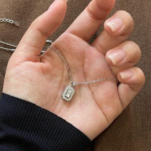 Collier Wenchi S925 en argent pur avec perle souriante entièrement sertie de diamants, chaîne courbe dégradée de luxe exquise à la française, polyvalent, en platine - Product Image 4