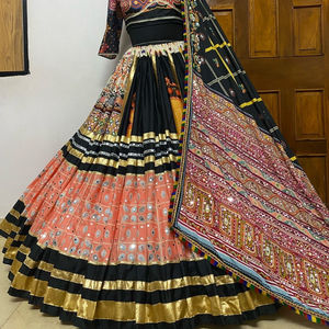 Vêtements Ethniques Fête Malai Satin Broderie Travail Lehenga Choli Avec Dupatta Traditionnel Indien Lehenga Choli pour Femme - Product Image 1