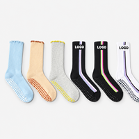 Chaussettes antidérapantes côtelées de haute qualité, logo personnalisé, grip en silicone, chaussettes de pilates pour femmes