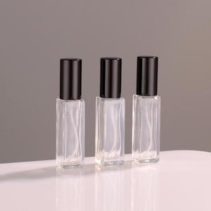Vente en gros directe d'usine, flacon de parfum vide MUB mini 10 ml rechargeable, flacon pulvérisateur en verre rectangulaire épais - Product Image 4