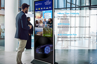 Totem d'affichage de signalisation numérique de kiosque publicitaire LCD de 32 pouces avec l'affichage de ventilateur d'hologramme 3D