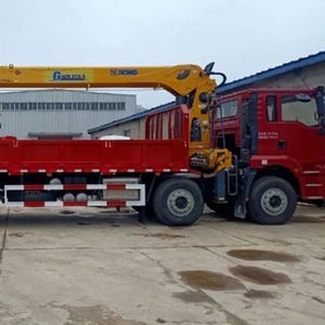 Camion de dépannage à plateau plat Shacman Delong 8*4 haute performance avec grue montée sur échelle - Product Image 3