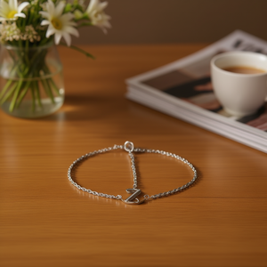 Bracciale con lettera Z in acciaio inossidabile, braccialetto alla moda da 1 cm su un solo lato per gioielli da donna - Product Image 3