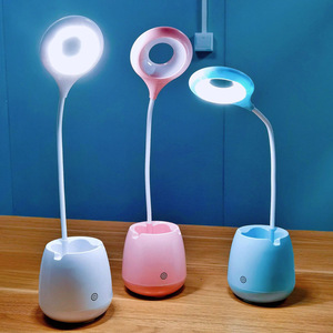 โคมไฟตั้งโต๊ะ LED พร้อมลำโพงบลูทูธ 3W ระบบควบคุมแบบสัมผัส คอโคมไฟปรับได้ ตัวโคมทำจากพลาสติก ดีไซน์ทันสมัย สำหรับนักเรียน ใช้เป็นไฟอ่านหนังสือ - Product Image 1