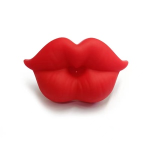 Sucette en silicone souple de nouvelle conception Youngs pour bébés de 0 à 12 mois, sans BPA, écologique, design lèvres de dessin animé - Product Image 2
