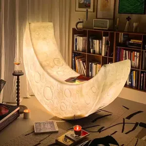 Phòng khách hiện đại đơn giản ánh trăng đèn phòng ngủ ngoài trời Mô hình phòng không khí trang trí phòng chờ PE Đèn sàn lưỡi liềm