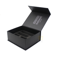 Boîte cadeau magnétique de luxe sur mesure en papier noir avec insert en mousse de velours