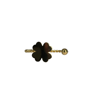 Anillo de Diseño de Trébol en Acero Inoxidable 316L con Baño de Oro PVD, Resistente y Sostenible, para Piercings de Moda - Product Image 1