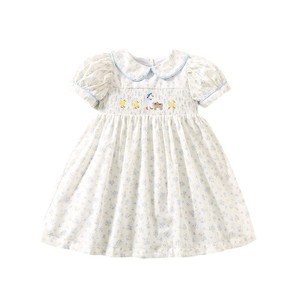 Vestido Infantil Personalizado OEM de Verano con Mangas Abullonadas, Cuello Peter Pan, Bordado de Pato y Flores, Estilo Smocked para Niña - Product Image 2