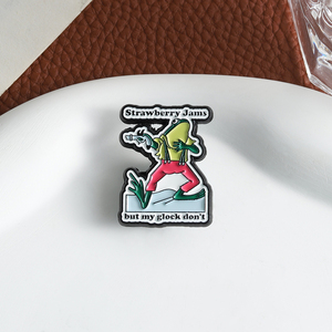 Pin de esmalte de aleación con diseño de rana de hip hop y <span class=keywords><strong>rock</strong></span> con pistola, estilo 'Strawberry Jams but My Glock Don't Frog', broche, insignia de solapa, joyería, regalos para amigos - Product Image 3