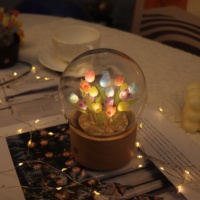 Lampe à fleurs en forme de tulipe LED faite à la main, base en bois personnalisée, lumière d'ambiance à intensité réglable, veilleuse musicale LED pour enfants, décoration de chambre à coucher