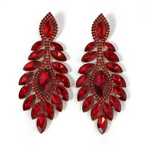 <span class=keywords><strong>Orecchini</strong></span> di strass a forma di foglia da <span class=keywords><strong>donna</strong></span> <span class=keywords><strong>orecchini</strong></span> di cristallo moda ciondolo <span class=keywords><strong>orecchini</strong></span> esagerati - Product Image 4