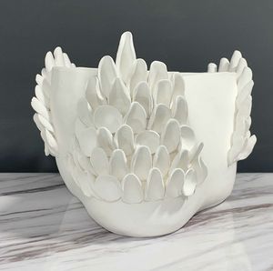 Vase à fleurs en porcelaine blanche Angel's Wing Contemporary Matt Glaze Ceramic pour la <span class=keywords><strong>d</strong></span>écoration de la maison et du mariage Modern Flower Arrangement - Product Image 4