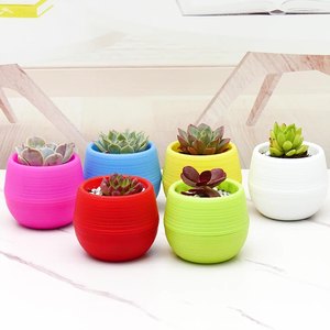 カラフルなクラシックデザインのミニホームフラワーポット、プラスチック製多肉植物の装飾、保育園や庭に - Product Image 5