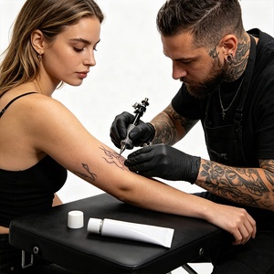 Crema abrillantadora para tatuajes de larga duración, fórmula molecular estable, conserva el tono vívido para aplicación a largo plazo en salones profesionales - Product Image 1