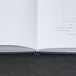 Libro dei Ricordi Scolastici con Logo Personalizzato, Completamente Personalizzabile, Diario Ricordo con Stampa in Lamina d'Oro e Copertina in Lino, con Confezione <span class=keywords><strong>Regalo</strong></span> - Product Image 5