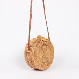 Bolso tejido de mimbre redondo tejido a mano de alta calidad a precio de fábrica con correa de cuero, bolso cruzado para mujer hecho en Vietnam - Product Image 3