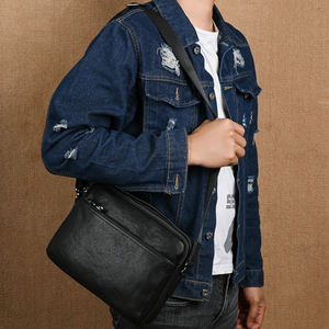 Bolsa de Mensajero de Cuero Genuino Personalizada al por Mayor, Cuero de Vaca Curtido Vegetal, Vintage, Negra, Impermeable para <span class=keywords><strong>Hombre</strong></span>, Bolso de Mano de Cuero de Fábrica - Product Image 4