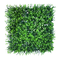 Faux mur décoratif d'herbe verte de panneau de mur de plante artificielle en plastique de bas entretien pour le balcon