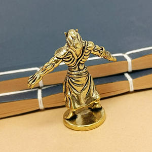 Estatuilla de hombre lobo de latón Vintage, escultura de monstruo Retro, adorno decorativo de escritorio, estatua de latón creativa, modelo artesanal coleccionable - Product Image 5