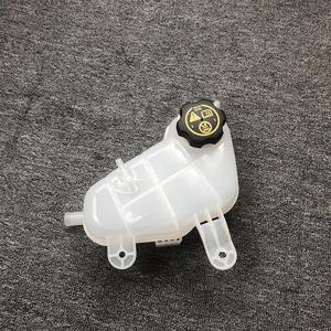 Tanque de Expansión de Refrigerante para Chevrolet Aveo Sonic, Plástico con Tapa, Repuesto 42609220 95048411 - Product Image 2