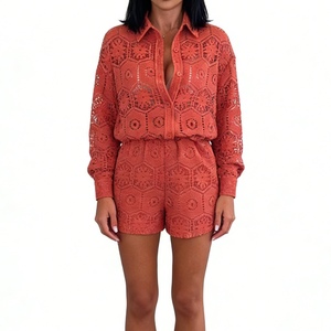 Ensemble 2 pièces en dentelle pour femme, style décontracté, col montant, haut à revers et short, tendance - Product Image 2