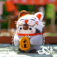 Jouets en feutre de laine personnalisés, adorables animaux en peluche (pingouin rose, abeille, amboutonnière), faible MOQ, fabriqués en Chine selon l'image