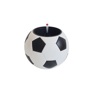 Fioriera in Plastica con Design a Pallone da Calcio, Corpo Stampato Direttamente con Pannelli Neri Verniciati a Spruzzo. Stile Sportivo Moderno per Giardino e Arredamento Casa - Product Image 1
