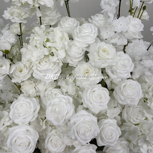 ช่อดอกกุหลาบขาวประดิษฐ์คุณภาพพรีเมียมสำหรับตกแต่งทางเดินงานแต่งงาน งานรับปริญญา งานอีสเตอร์ เป็นมิตรกับสิ่งแวดล้อม ทำด้วยมือ - Product Image 6