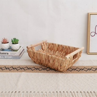 Panier rectangulaire en jonc de mer tressé avec poignées en bois, plateau de service écologique multi-usages pour l'organisation et la décoration de la maison