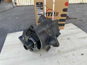 La pompe à engrenages d'origine 374-1605 10R-3428 3741605 est applicable aux bulldozers Caterpillar D8R et D8GC. - Product Image 2