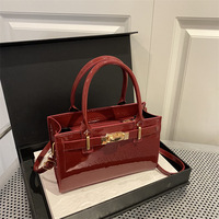 Sac à main de luxe en cuir PU verni pour femme, sac bandoulière classique à poignée supérieure, élégant sac de travail et de soirée de créateur