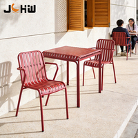 Ensemble de table et chaises de salle à manger d'extérieur en aluminium rouge vin moderne pour hôtel, restaurant, café, terrasse - Durable, résistant aux UV, empilable