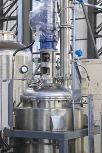 Bibo 2000L - Reactor de Acero Inoxidable Marca HXCHEM, Componentes Centrales Semiautomáticos de Alta Gama, Motor de 110V-380V - Product Image 2