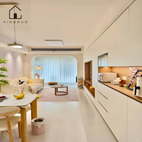 Meuble TV moderne sur mesure XINGRUO pour salon avec étagères ouvertes en bois grainé, rangement intégré et mobilier mural complet