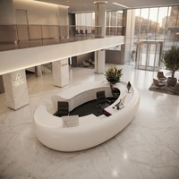 Comptoir d'accueil sur mesure en matériau composite durable blanc neige pour hôpital, bureau, immeuble et centre commercial