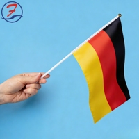 Petits drapeaux suisses à main sur bâtonnet 15x20cm en polyester