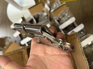 Einziehbares Vertikales Absturzsicherungssystem 8mm Edelstahl-Drahtseil-Auffanggerät Rettungsleine 300kg Tragkraft 4 D-Ringe - Product Image 5