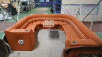 Chine Bateau ponton à deux étages de 30 pieds avec remorque à moteur Glissière de coque en aluminium à deux étages pour la pêche Moteur hors-bord inclus