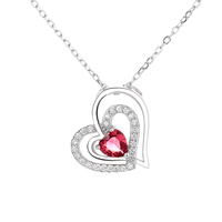 Collier pour femme Yaeno en argent sterling 925 avec pendentif en pierre rouge et motifs d'ailes d'ange
