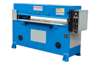 Machines de fabrication de chaussures de coupeur de moulage par XCLP3-600 de vente directe d'usine pour des bagages d'habillement en cuir et d'autres industries - Product Image 4