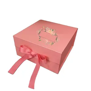 Caja de papel para ropa con cierre magnético plegable, Cajas de Regalo con solapa magnética blanca de lujo personalizada con cinta negra