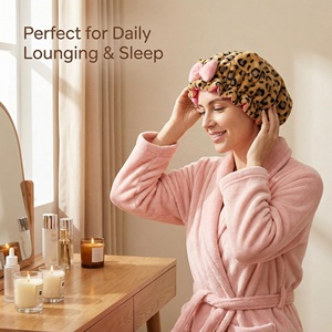 SOLPOP <span class=keywords><strong>Bonnet</strong></span> <span class=keywords><strong>de</strong></span> <span class=keywords><strong>nuit</strong></span> en polaire douce et moelleuse doublé <span class=keywords><strong>satin</strong></span> Teddy pour femmes aux cheveux bouclés naturels, avec oreilles <span class=keywords><strong>de</strong></span> chat, motif léopard <span class=keywords><strong>de</strong></span> luxe - Product Image 4