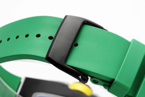 La conception à cadran ouvert et creux vous permet d'observer le mouvement du mécanisme. Montre mécanique de grande taille en fibre de carbone. - Product Image 5