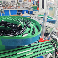 Alimentateur vibrant sur mesure QFW pour machines d'assemblage de pièces automobiles - Haute stabilité