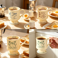 Mug en céramique sur pied motif ours de dessin animé mignon, style vintage, crème, tasse à café haute sur pied, pour thé de l'après-midi, lait ou eau
