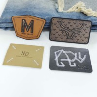 Étiquettes en cuir brodées sur mesure, étiquettes en cuir PU pour vêtements et jeans, étiquettes en cuir brodées et gaufrées