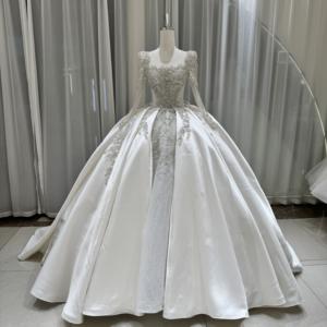Robe de mariée de luxe Jancember OY030 ornée de perles, à manches longues, en satin, coupe princesse, pour mariage royal en cathédrale - Product Image 1
