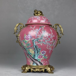 Imitation de la dynastie Qing Porcelaine rose Qianlong avec incrustation de <span class=keywords><strong>cuivre</strong></span> Vente aux enchères d'objets de collection Vases en porcelaine rose haut de gamme - Product Image 1