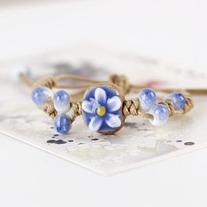 Bracelets rustiques faits main en corde cirée, style bohème, avec breloques florales en céramique (fleurs et feuilles) - Product Image 3